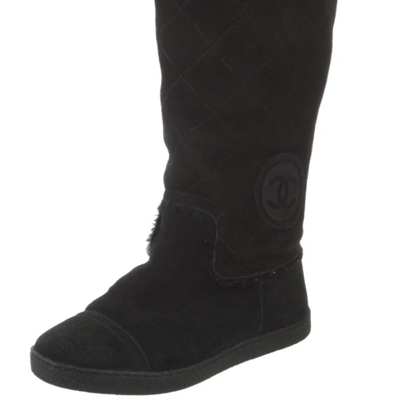 Chanel 2010 Interlocking CC Logo Boots - Picture 1 of 3